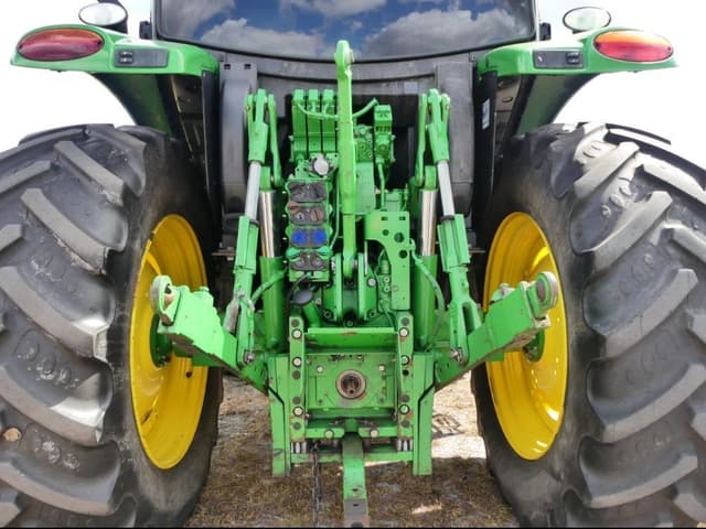 Image of John Deere 6120R equipment image 2