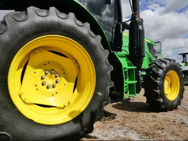 Image of John Deere 6120R equipment image 4