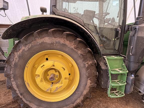 Image of John Deere 6120R equipment image 4