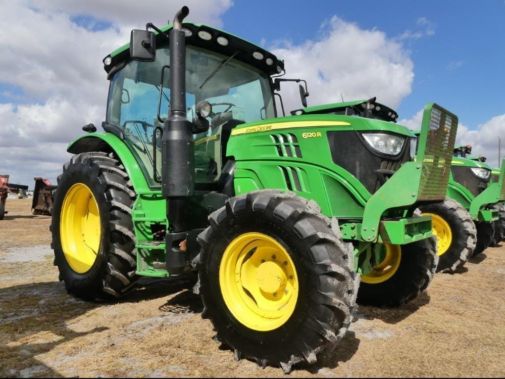 2021 John Deere 6120R Equipment Image0