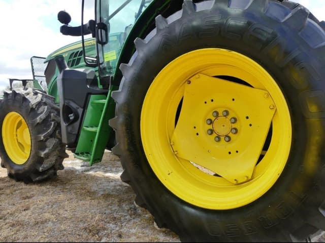 Image of John Deere 6120R equipment image 3