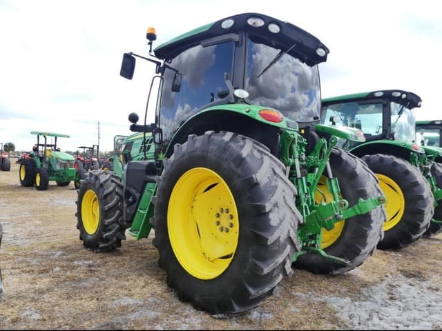 Image of John Deere 6120R equipment image 2