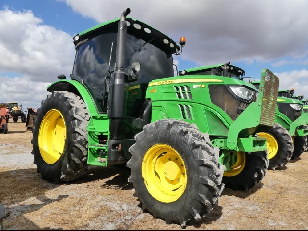 2021 John Deere 6120R Equipment Image0