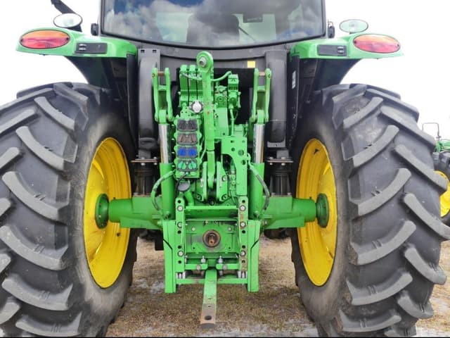 Image of John Deere 6120R equipment image 4