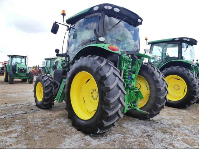 Image of John Deere 6120R equipment image 2