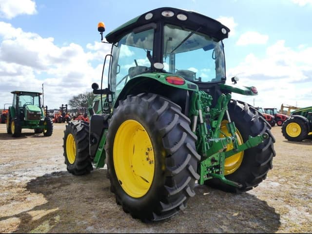 Image of John Deere 6120R equipment image 2