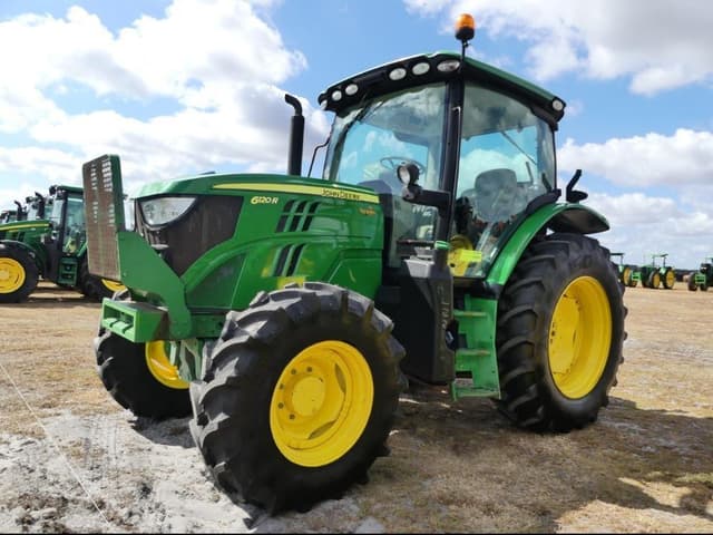 Image of John Deere 6120R equipment image 1