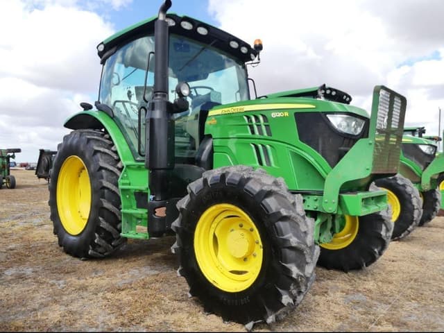 Image of John Deere 6120R equipment image 1