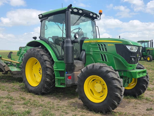 Image of John Deere 6120R equipment image 2