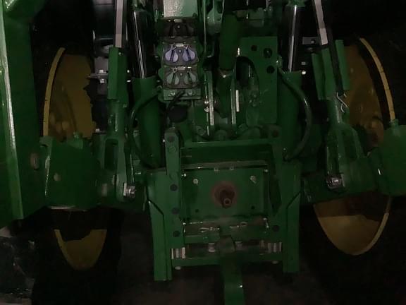 Image of John Deere 6130R equipment image 4