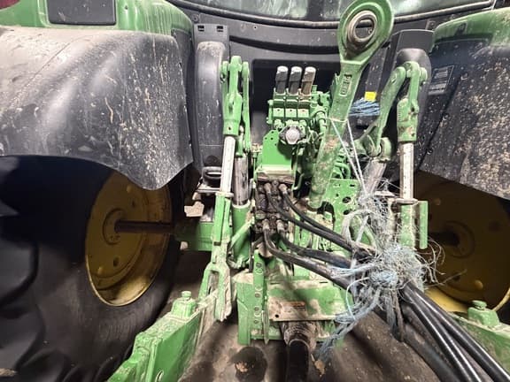 Image of John Deere 6130R equipment image 4