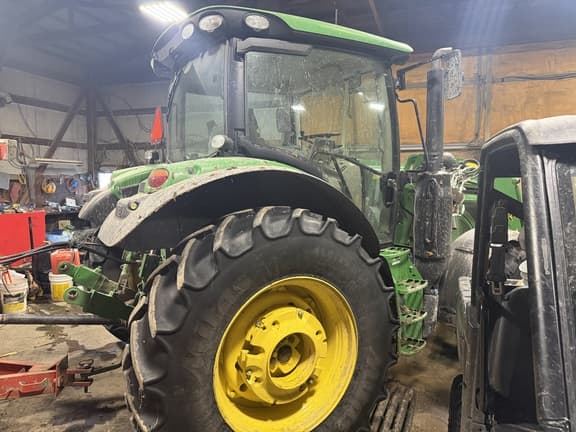 Image of John Deere 6130R equipment image 1