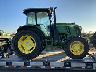 Main image John Deere 6135E 3