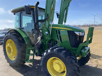 Main image John Deere 6135E