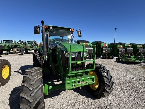 Image of John Deere 6135E equipment image 4