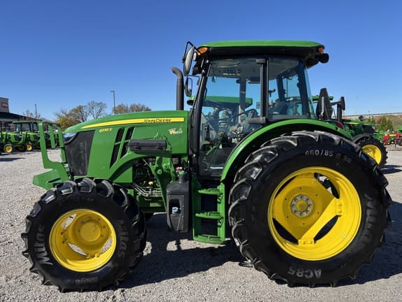 Image of John Deere 6135E equipment image 1