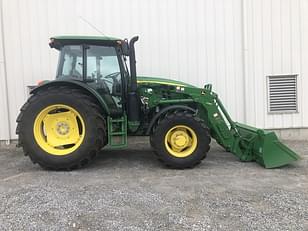 Main image John Deere 6135E 7