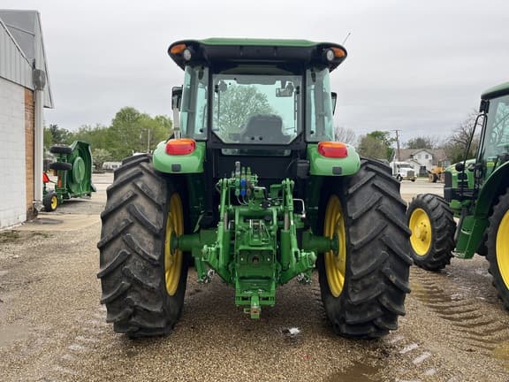 Image of John Deere 6135E equipment image 3
