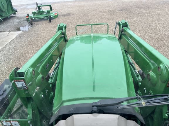 Image of John Deere 6135E equipment image 3