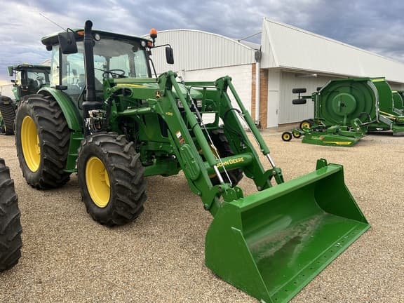 Image of John Deere 6135E equipment image 1