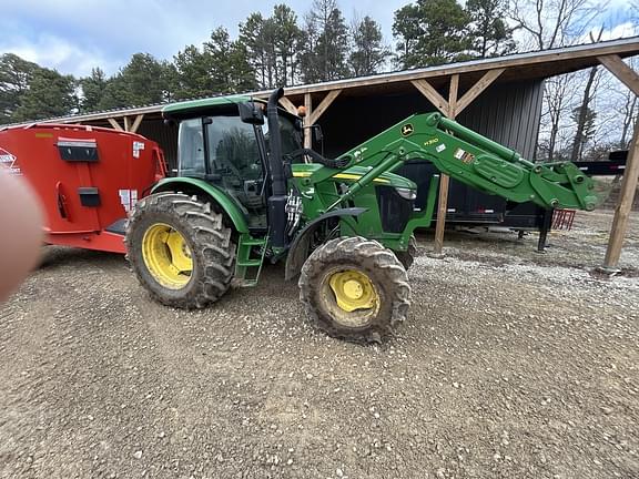 Image of John Deere 6135E equipment image 3