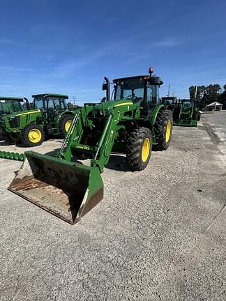 Image of John Deere 6135E equipment image 4