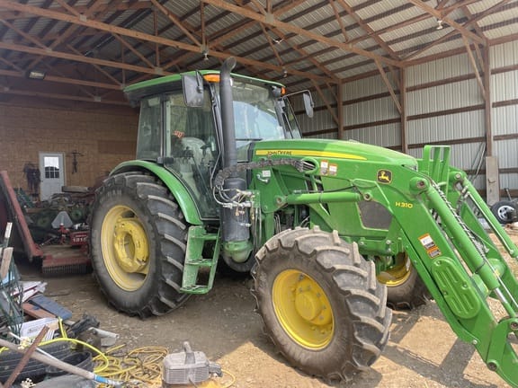 Main image John Deere 6135E