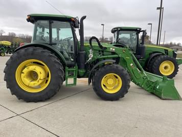 Main image John Deere 6135E