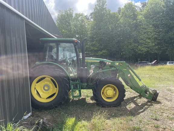 Image of John Deere 6135E equipment image 3