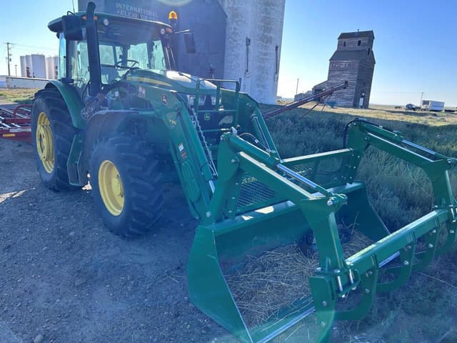 Image of John Deere 6135E equipment image 2