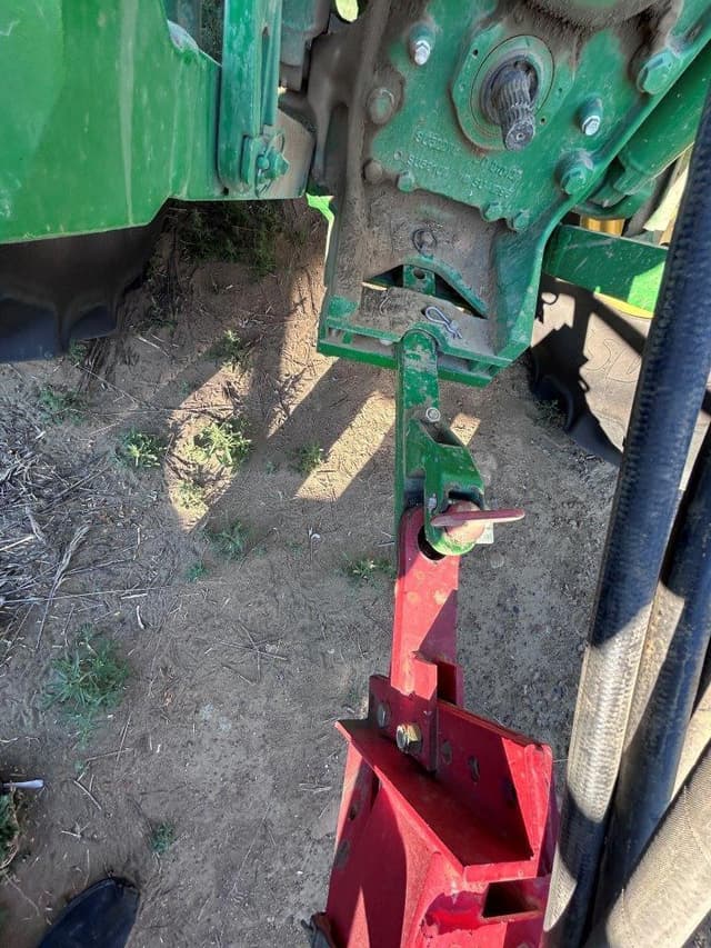 Image of John Deere 6135E equipment image 4