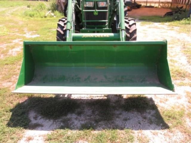 Image of John Deere 6135E equipment image 3