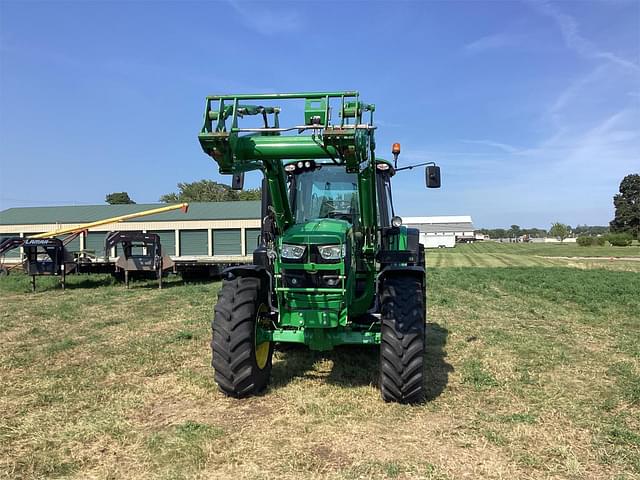 Image of John Deere 6155M equipment image 1