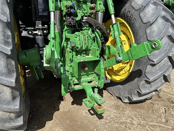 Image of John Deere 6155M equipment image 4