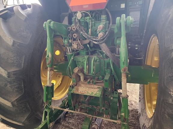 Image of John Deere 6155M equipment image 3