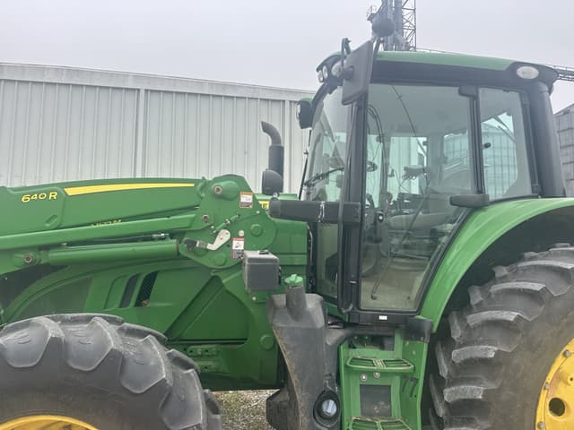 Image of John Deere 6155M equipment image 4