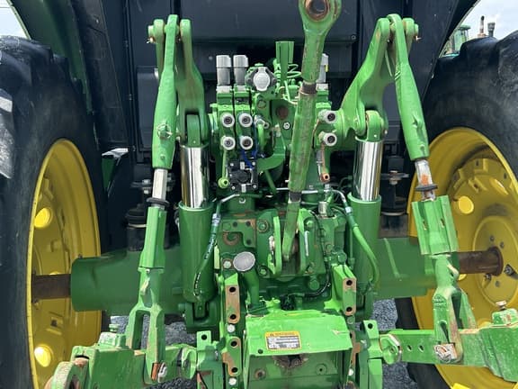 Image of John Deere 6155M equipment image 4