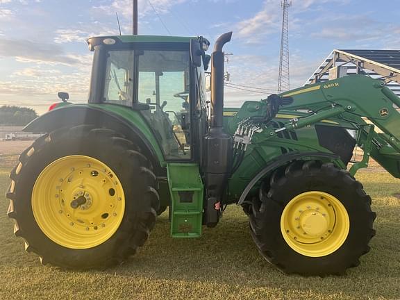 Image of John Deere 6155M equipment image 4