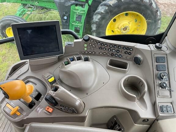 Image of John Deere 6155R equipment image 3