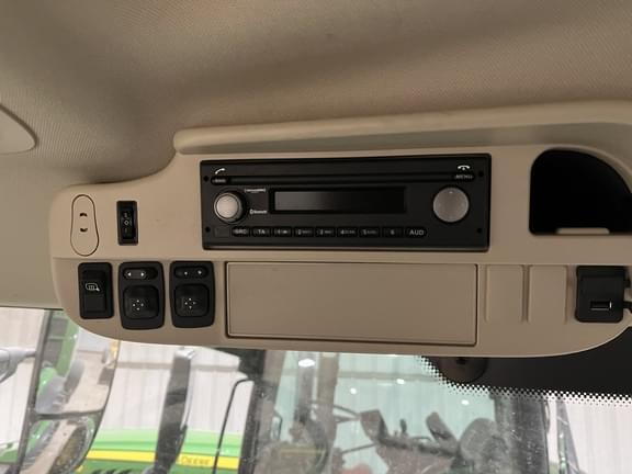 Image of John Deere 6155R equipment image 4