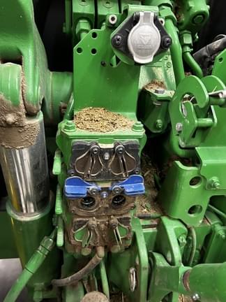 Image of John Deere 6155R equipment image 4