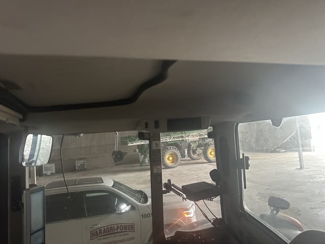 Image of John Deere 6175M equipment image 4