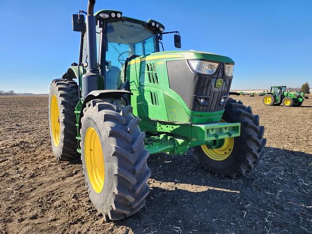 Image of John Deere 6175M equipment image 4