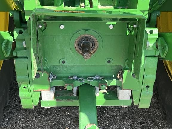 Image of John Deere 6175R equipment image 4