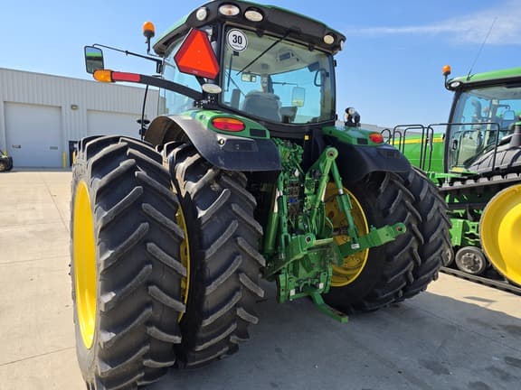 Image of John Deere 6175R equipment image 3