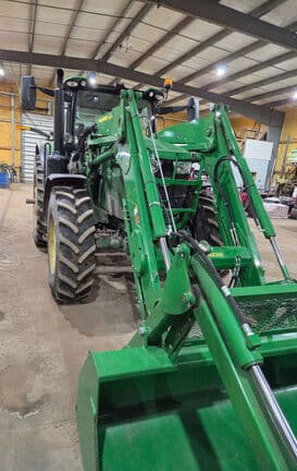 Image of John Deere 6175R Image 1