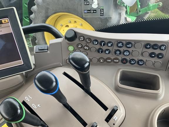 Image of John Deere 6175R equipment image 2