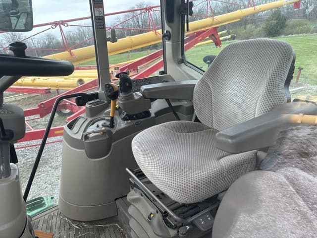 Image of John Deere 6195M equipment image 2