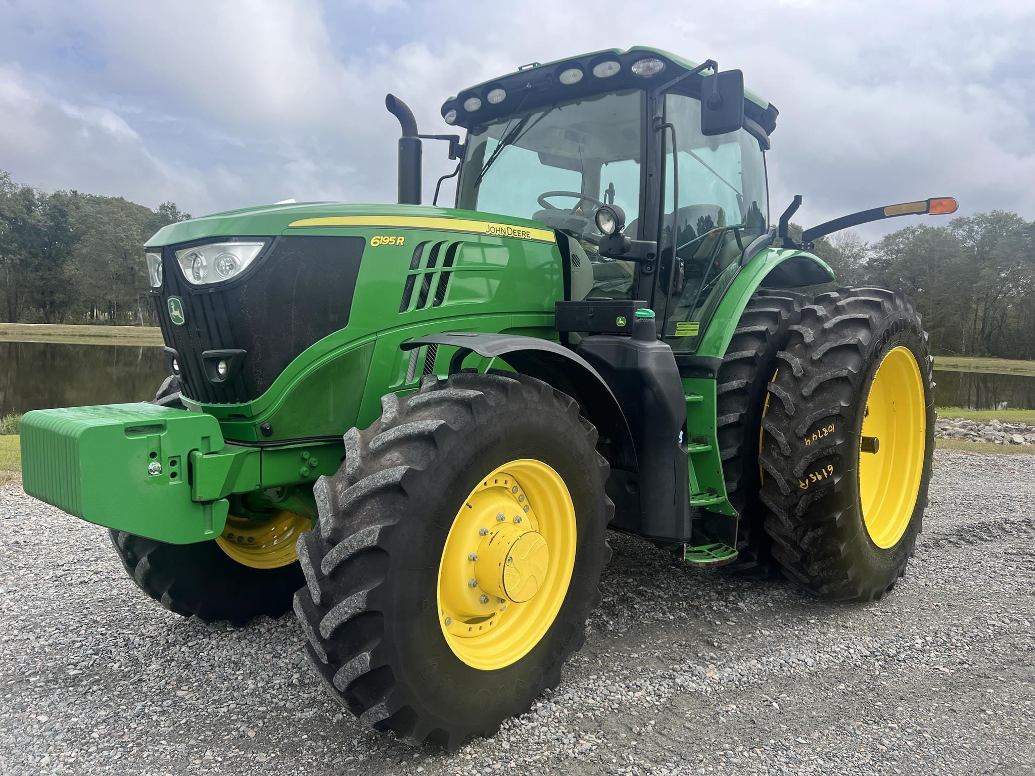 2021 John Deere 6195R Equipment Image0