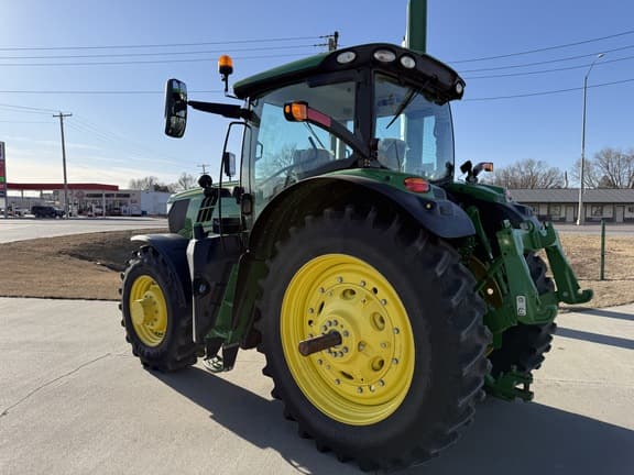 Image of John Deere 6195R equipment image 4